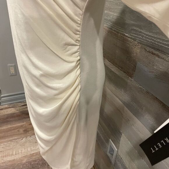 Scarlett NWT Large cream ruched body con dress - Picture 2 of 4